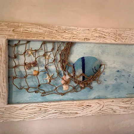 Rebecca House فيلاّسيمِيوس