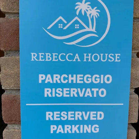 Rebecca House Apartment